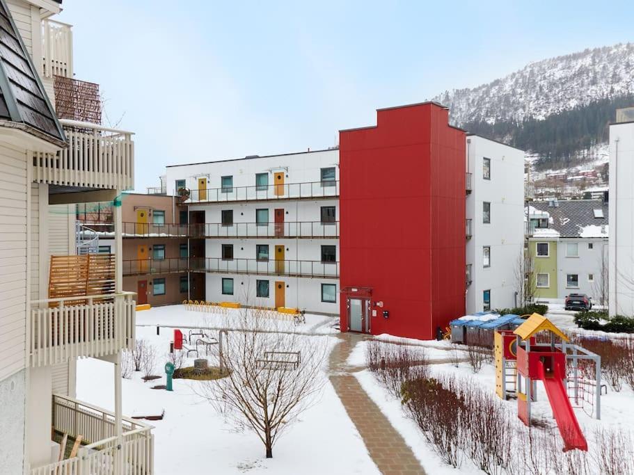 Bergen'S Finest: Sleek Oasis With Two Bedroom Εξωτερικό φωτογραφία