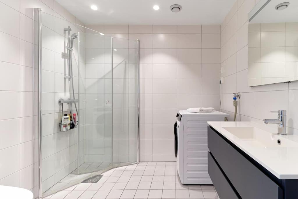 Bergen'S Finest: Sleek Oasis With Two Bedroom Εξωτερικό φωτογραφία